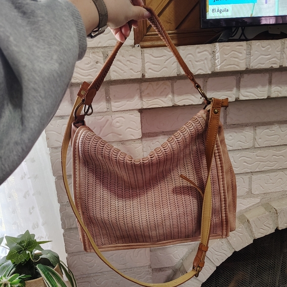 Free People Golden Valley Vegan Messanger Bag In Tan/Salmon Blush Combo - Picture 7 of 14